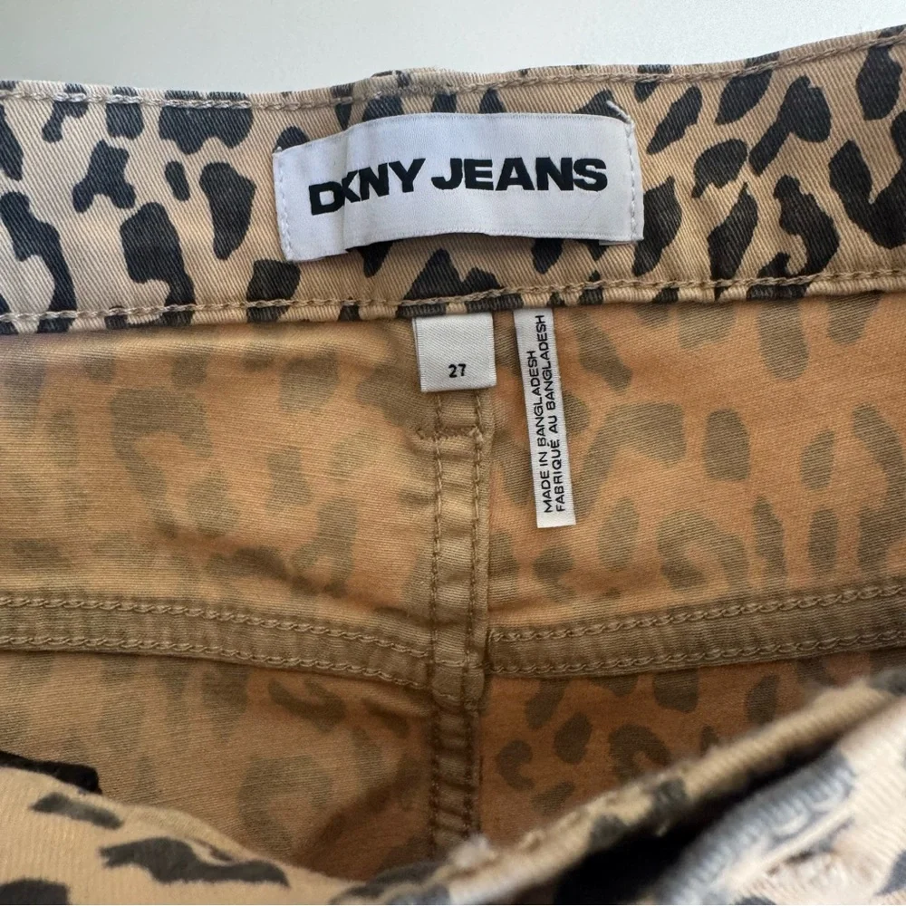 DKNY Jeans - Leopard Print High Rise Flare - 27 - Fast Ship - Picture 6 of 6